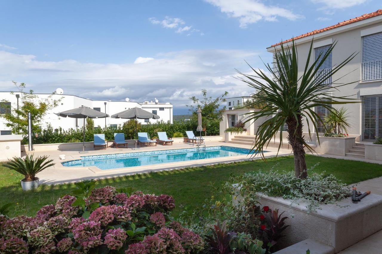 מאלינסקה Luxury Rooms Vila Carissa מראה חיצוני תמונה